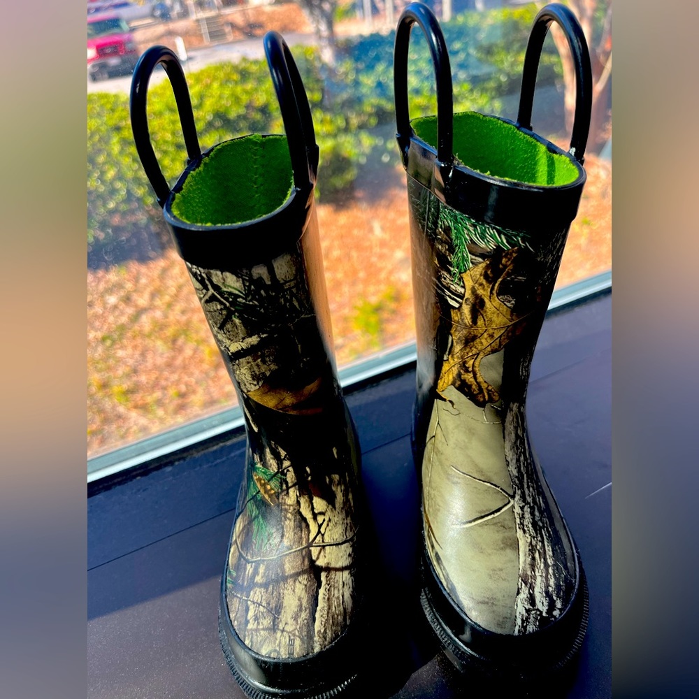 Austin Trading Company boots toddler boys size 5 camo